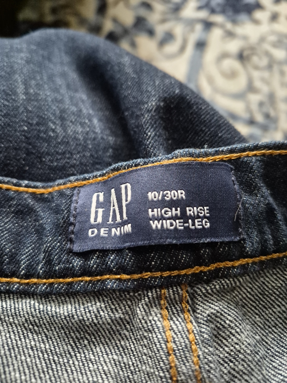 GAP Women's Straight Jeans in Dark Indigo - Picture 4 of 5